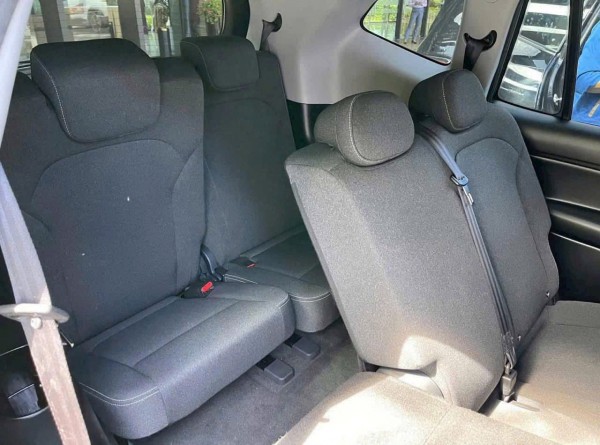 Xe điện 7 chỗ của VinFast lộ ảnh nội thất, ít nút bấm vật lý