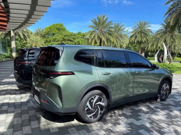 Xe điện 7 chỗ của VinFast lộ ảnh nội thất, ít nút bấm vật lý