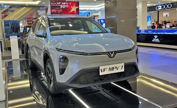 Xe gia đình cỡ nhỏ: Veloz Cross lao dốc doanh số, Xpander dẫn đầu nhóm xe xăng Xe gia đình cỡ nhỏ: Veloz Cross lao dốc doanh số, Xpander dẫn đầu nhóm xe xăng