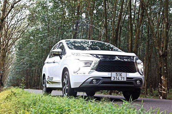 Xe gia đình cỡ nhỏ: Đối thủ gặp khó, Mitsubishi Xpander vẫn ‘ăn khách’ như thường