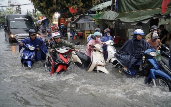 Xe máy cũng bị thủy kích, mất cả chục triệu sửa chữa nếu chủ quan