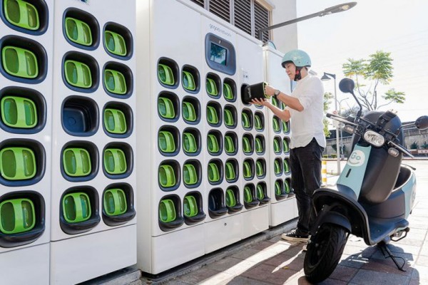 Xe máy điện 2026: người dùng đô thị chọn sạc cố định hay đổi pin? Xe máy điện 2026: người dùng đô thị chọn sạc cố định hay đổi pin?