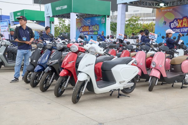 Xe máy điện tại Việt Nam rầm rộ ưu đãi giảm giá bán sau tết