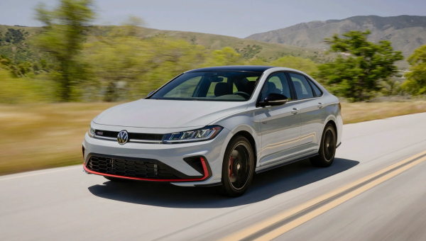 Xe sedan nhập khẩu từng phân phối tại Việt Nam 'khai tử' bản số sàn Xe sedan nhập khẩu từng phân phối tại Việt Nam 'khai tử' bản số sàn