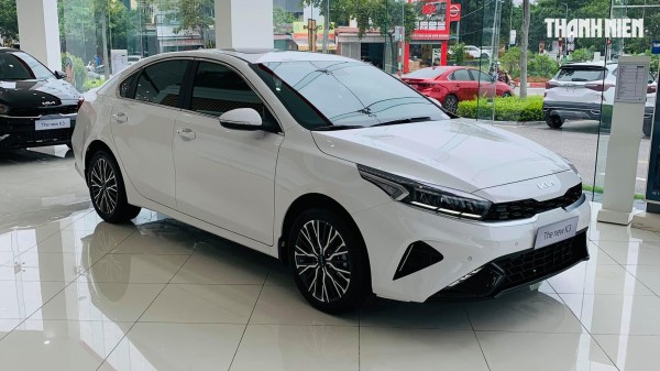 Xe sedan số sàn tại Việt Nam đang dần 'lụi tàn' Xe sedan số sàn tại Việt Nam đang dần 'lụi tàn'