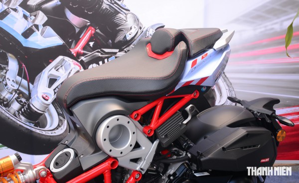 Xe tay ga Italjet Dragster 300 Gresini Edition về Việt Nam 40 chiếc, giá 225 triệu Xe tay ga Italjet Dragster 300 Gresini Edition về Việt Nam 40 chiếc, giá 225 triệu