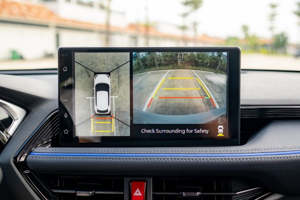 Xu hướng xe xăng lai điện chinh phục người dùng trẻ, Yaris Cross HEV chiếm ưu thế