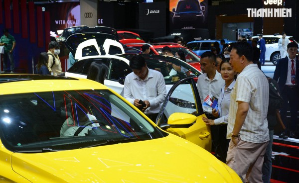 Đầu năm 2025 người Việt giảm mua sắm ô tô mới, xe điện chiếm hơn 30% Đầu năm 2025 người Việt giảm mua sắm ô tô mới, xe điện chiếm hơn 30%