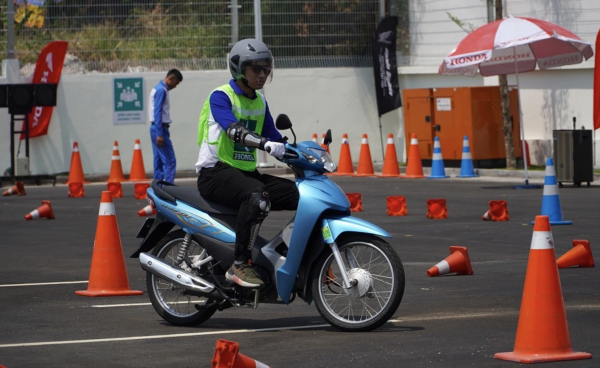 Đề xuất thêm bài sát hạch thực hành, thi giấy phép lái xe máy sẽ khó hơn
