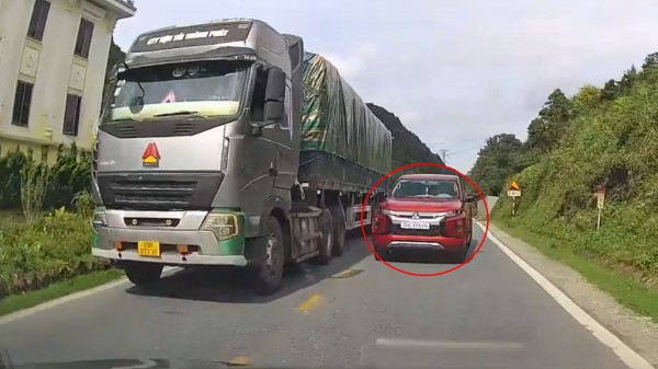 Đi làn phải nhanh hơn làn trái: Có bị phạt lỗi vượt xe? Đi làn phải nhanh hơn làn trái: Có bị phạt lỗi vượt xe?