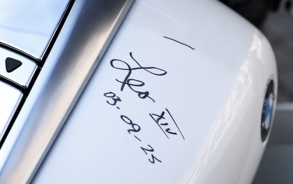 Điểm đặc biệt trên chiếc BMW R 18 Transcontinental tặng Giáo hoàng Leo XIV Điểm đặc biệt trên chiếc BMW R 18 Transcontinental tặng Giáo hoàng Leo XIV