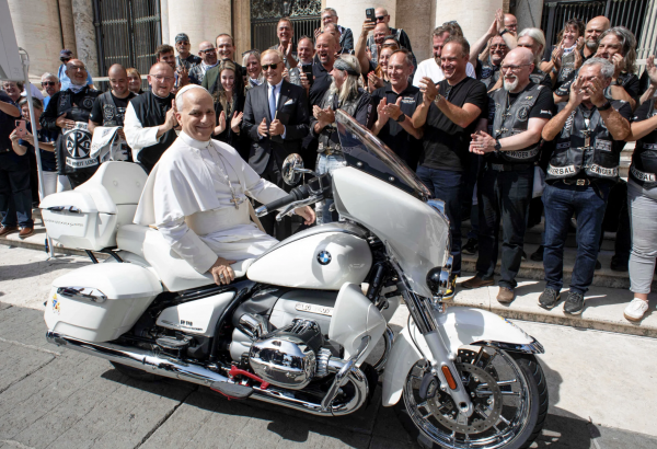 Điểm đặc biệt trên chiếc BMW R 18 Transcontinental tặng Giáo hoàng Leo XIV Điểm đặc biệt trên chiếc BMW R 18 Transcontinental tặng Giáo hoàng Leo XIV