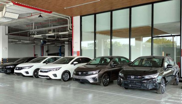 Đồng loạt giảm giá ô tô số VIN 2025