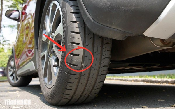 Đường rãnh ngoằn ngoèo trên lốp xe có công dụng gì? Đường rãnh ngoằn ngoèo trên lốp xe có công dụng gì?