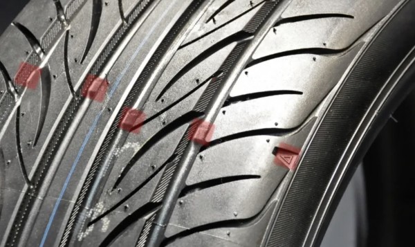Đường rãnh ngoằn ngoèo trên lốp xe có công dụng gì? Đường rãnh ngoằn ngoèo trên lốp xe có công dụng gì?