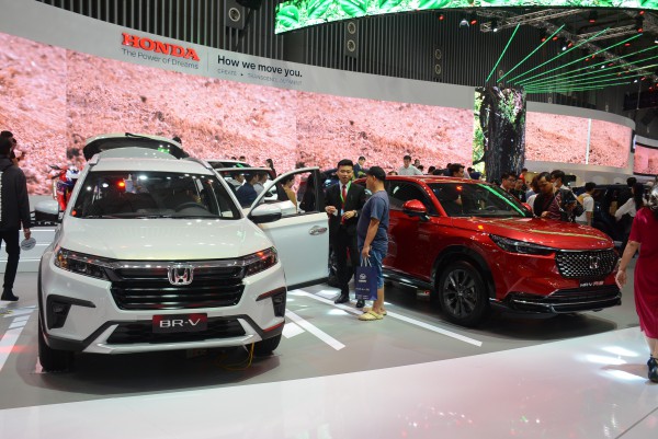 Ô tô Trung Quốc ồ ạt về Việt Nam, vượt xe giá rẻ sản xuất từ Indonesia