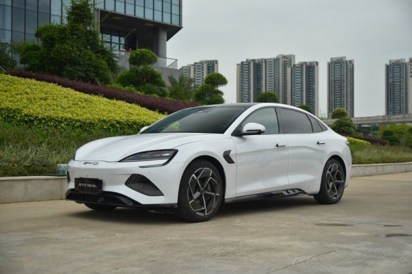 Ô tô Trung Quốc quyết tâm chiếm lĩnh thị trường Việt Nam Ô tô Trung Quốc quyết tâm chiếm lĩnh thị trường Việt Nam