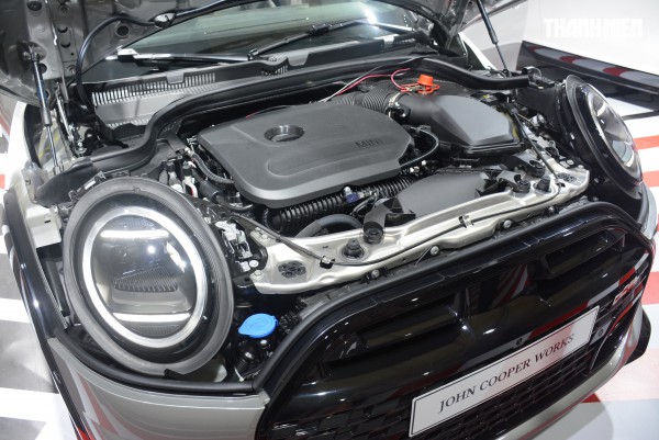 Ô tô cỡ nhỏ đậm chất chơi MINI John Cooper Works 2025 có gì mới?