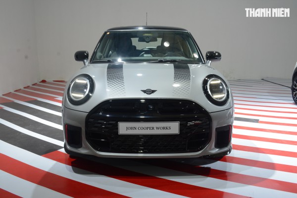 Ô tô cỡ nhỏ đậm chất chơi MINI John Cooper Works 2025 có gì mới?