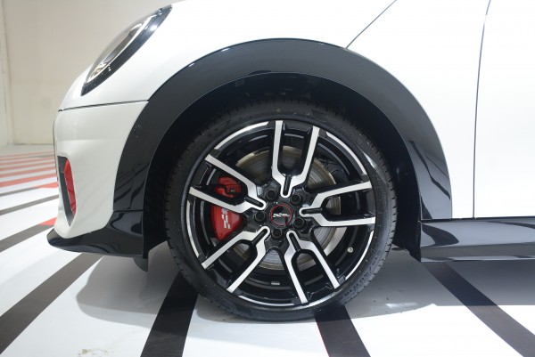 Ô tô cỡ nhỏ đậm chất chơi MINI John Cooper Works 2025 có gì mới?