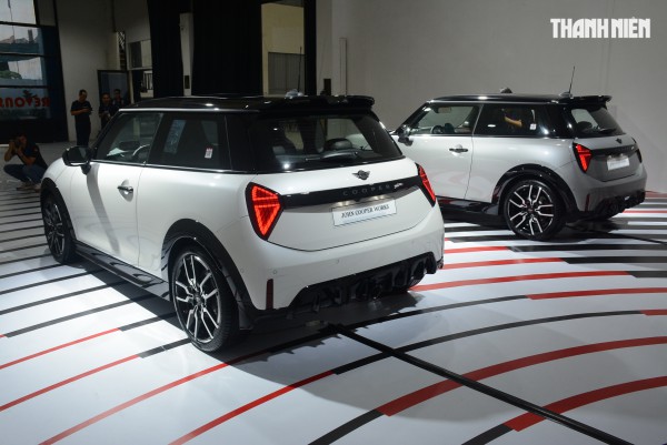 Ô tô cỡ nhỏ đậm chất chơi MINI John Cooper Works 2025 có gì mới?