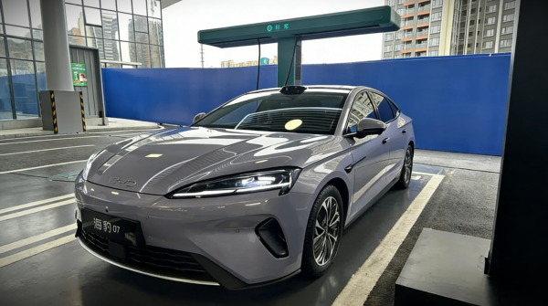 Ô tô điện BYD dùng pin mới sạc nhanh mất 5 phút, sẽ sớm về Việt Nam?