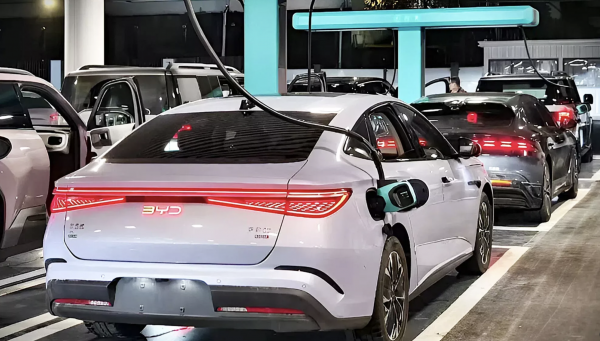 Ô tô điện BYD sạc 5 phút di chuyển quãng đường 500 km Ô tô điện BYD sạc 5 phút di chuyển quãng đường 500 km