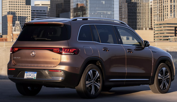 Ô tô điện Mercedes có nguy cơ cháy, hãng cảnh báo không nên sạc pin quá 80%