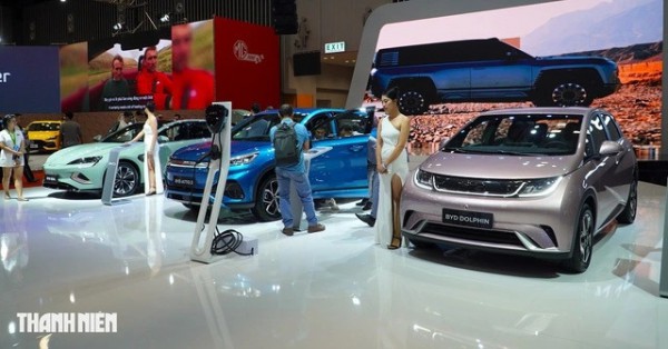 Ô tô điện bùng nổ tại Việt Nam, VinFast sắm vai 'người dẫn dắt' Ô tô điện bùng nổ tại Việt Nam, VinFast sắm vai 'người dẫn dắt'