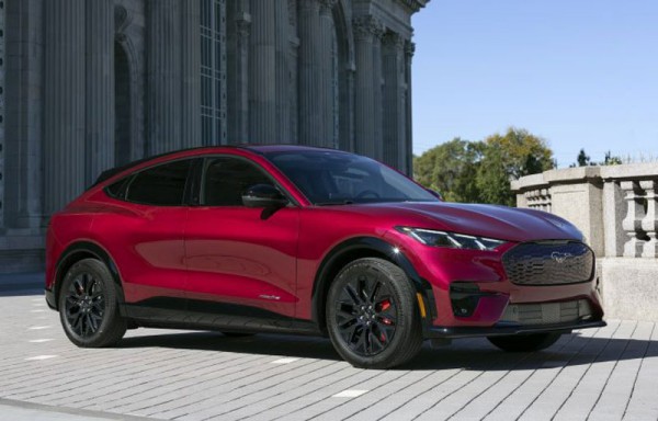 Ô tô điện cao cấp đổ vào Việt Nam phục vụ giới nhà giàu Ô tô điện cao cấp đổ vào Việt Nam phục vụ giới nhà giàu