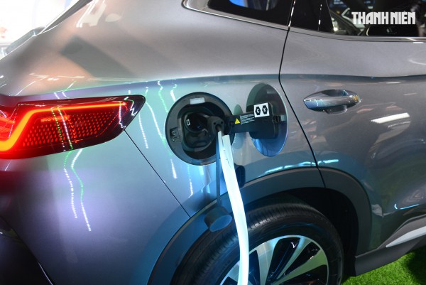 Ô tô điện, xe hybrid cắm sạc ngày càng hút khách mua Ô tô điện, xe hybrid cắm sạc ngày càng hút khách mua