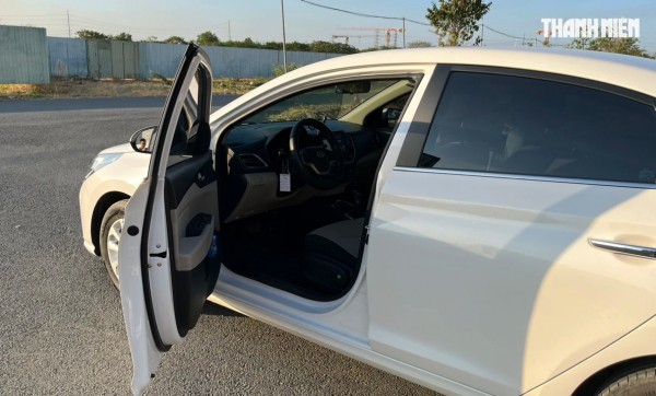 Ô tô đỗ dưới trời nắng gắt ảnh hưởng thế nào đến nội thất xe? Ô tô đỗ dưới trời nắng gắt ảnh hưởng thế nào đến nội thất xe?