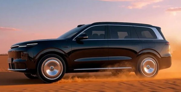 Ô tô hybrid dùng bộ pin lớn, chạy thuần điện 500 km, có phải là lối thoát?