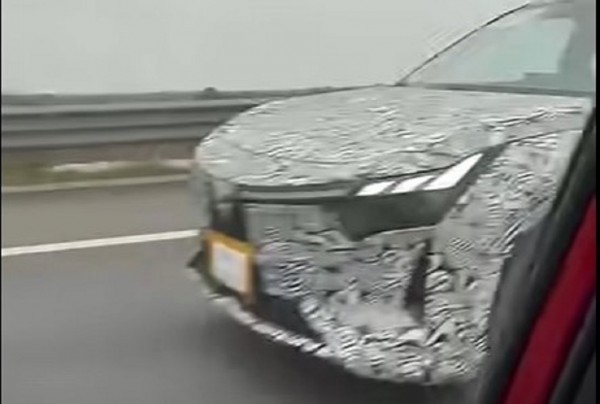 Ô tô mới của VinFast lộ diện trên đường thử, sắp trình làng Việt Nam Ô tô mới của VinFast lộ diện trên đường thử, sắp trình làng Việt Nam