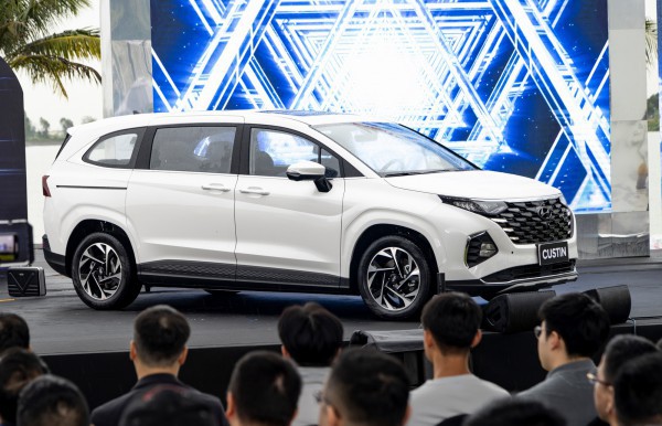 Ưu, nhược Hyundai Custin: ‘Kẻ huỷ diệt’ Toyota Innova?