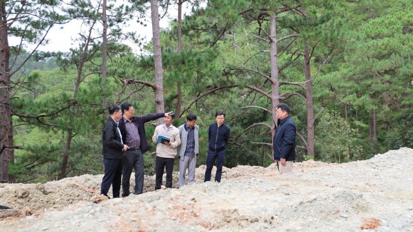 13 giờ ngày 25.11 thông đèo Prenn sau 8 ngày tạm dừng vì sạt lở