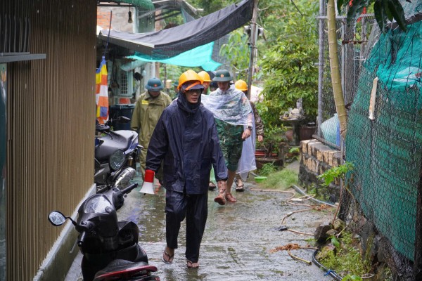 237 điểm nguy cơ sạt lở, Khánh Hòa gấp rút di dời dân tránh bão Kalmaegi