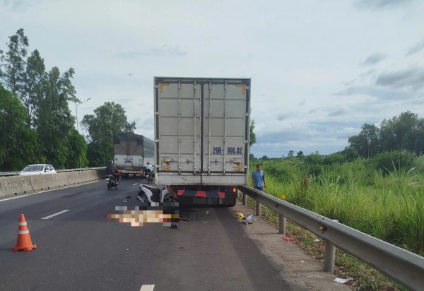 3 bà cháu tử vong trong vụ tai nạn giao thông ở Đắk Lắk 3 bà cháu tử vong trong vụ tai nạn giao thông ở Đắk Lắk