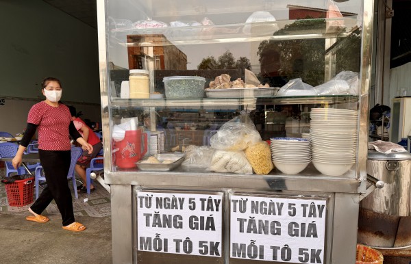 40.000 đồng/suất cơm không đủ no: Công nhân chật vật, doanh nghiệp lỗ 100 triệu đồng/tháng