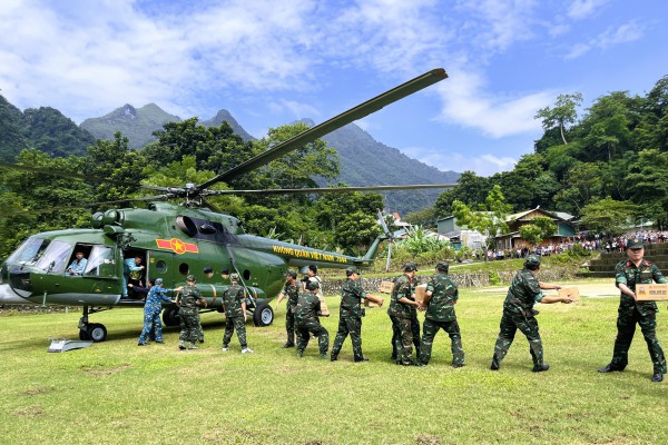 50 năm Trung đoàn Không quân trực thăng 916 anh hùng