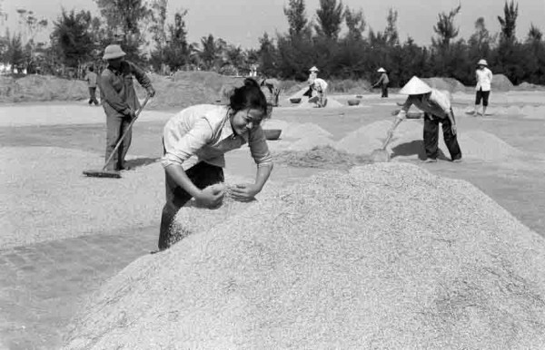 80 năm 'làm cho người nghèo thì đủ ăn, người đủ ăn thì khá giàu, người giàu thì giàu thêm' 80 năm 'làm cho người nghèo thì đủ ăn, người đủ ăn thì khá giàu, người giàu thì giàu thêm'