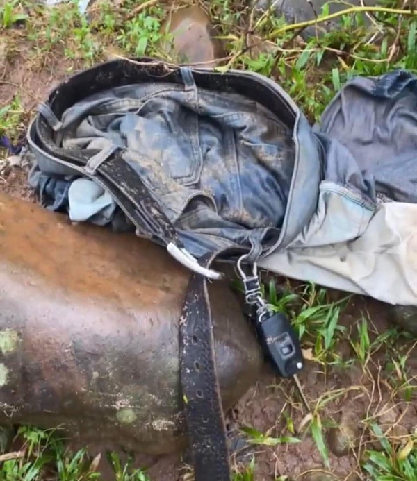 Bác thông tin tìm thấy tài xế bị lũ cuốn mất tích khi vượt ngầm tràn Bác thông tin tìm thấy tài xế bị lũ cuốn mất tích khi vượt ngầm tràn