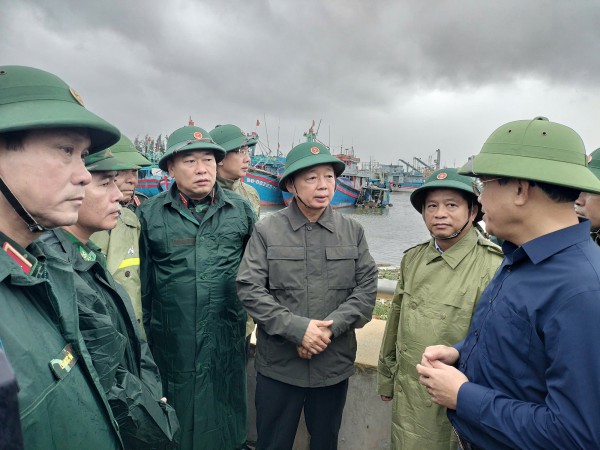 Bão Kalmaegi đổ bộ đất liền Bão Kalmaegi đổ bộ đất liền