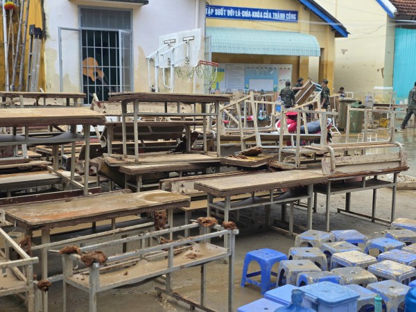 Báo Người Lao Động phát động chương trình Triệu tập vở cho học sinh vùng bị thiên tai Báo Người Lao Động phát động chương trình Triệu tập vở cho học sinh vùng bị thiên tai