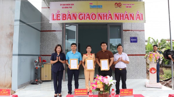 Báo Thanh Niên bàn giao 2 căn nhà nhân ái tại Đồng Nai Báo Thanh Niên bàn giao 2 căn nhà nhân ái tại Đồng Nai