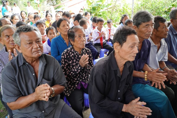 Báo Thanh Niên khánh thành cây cầu mơ ước tại vùng biên giới Giang Thành Báo Thanh Niên khánh thành cây cầu mơ ước tại vùng biên giới Giang Thành