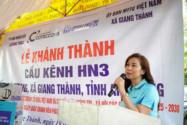 Báo Thanh Niên khánh thành cây cầu mơ ước tại vùng biên giới Giang Thành Báo Thanh Niên khánh thành cây cầu mơ ước tại vùng biên giới Giang Thành