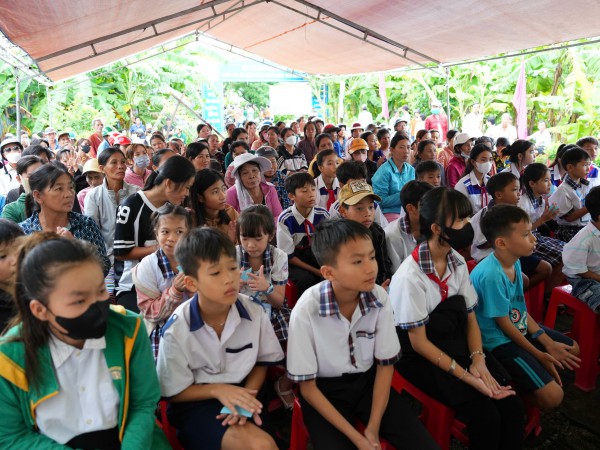 Báo Thanh Niên khởi công cầu giúp bà con ở nơi cuối cùng bản đồ Việt Nam Báo Thanh Niên khởi công cầu giúp bà con ở nơi cuối cùng bản đồ Việt Nam