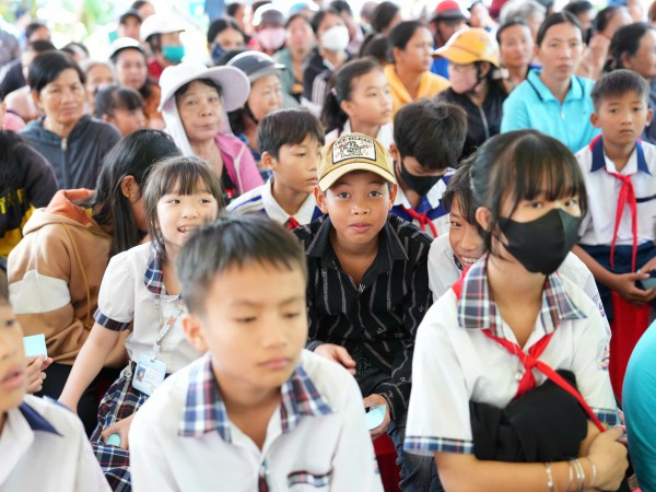 Báo Thanh Niên khởi công cầu giúp bà con ở nơi cuối cùng bản đồ Việt Nam Báo Thanh Niên khởi công cầu giúp bà con ở nơi cuối cùng bản đồ Việt Nam