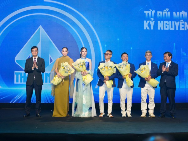 Báo Thanh Niên kỷ niệm 40 năm ngày phát hành số đầu tiên Báo Thanh Niên kỷ niệm 40 năm ngày phát hành số đầu tiên